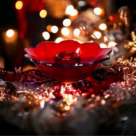 🍭 🎉HOST PICK 🎉 Ruby Red Floral 3 Footed Candle Holder Vintage Fenton - Picture 14 of 16